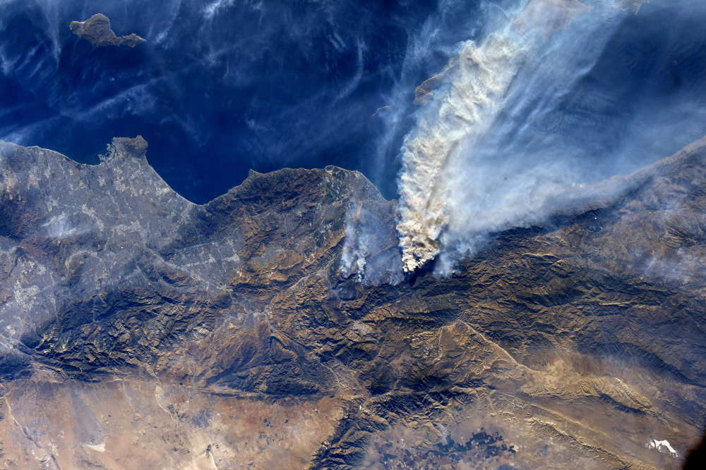 content-1513007016-t-333-1-socal-fires-362a6194